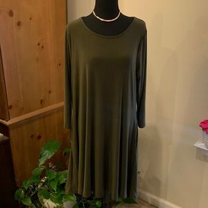 🌹NINA LEONARD • NWT Dark Olive Green Swing Stretchy Dress with 3/4 Sleeves